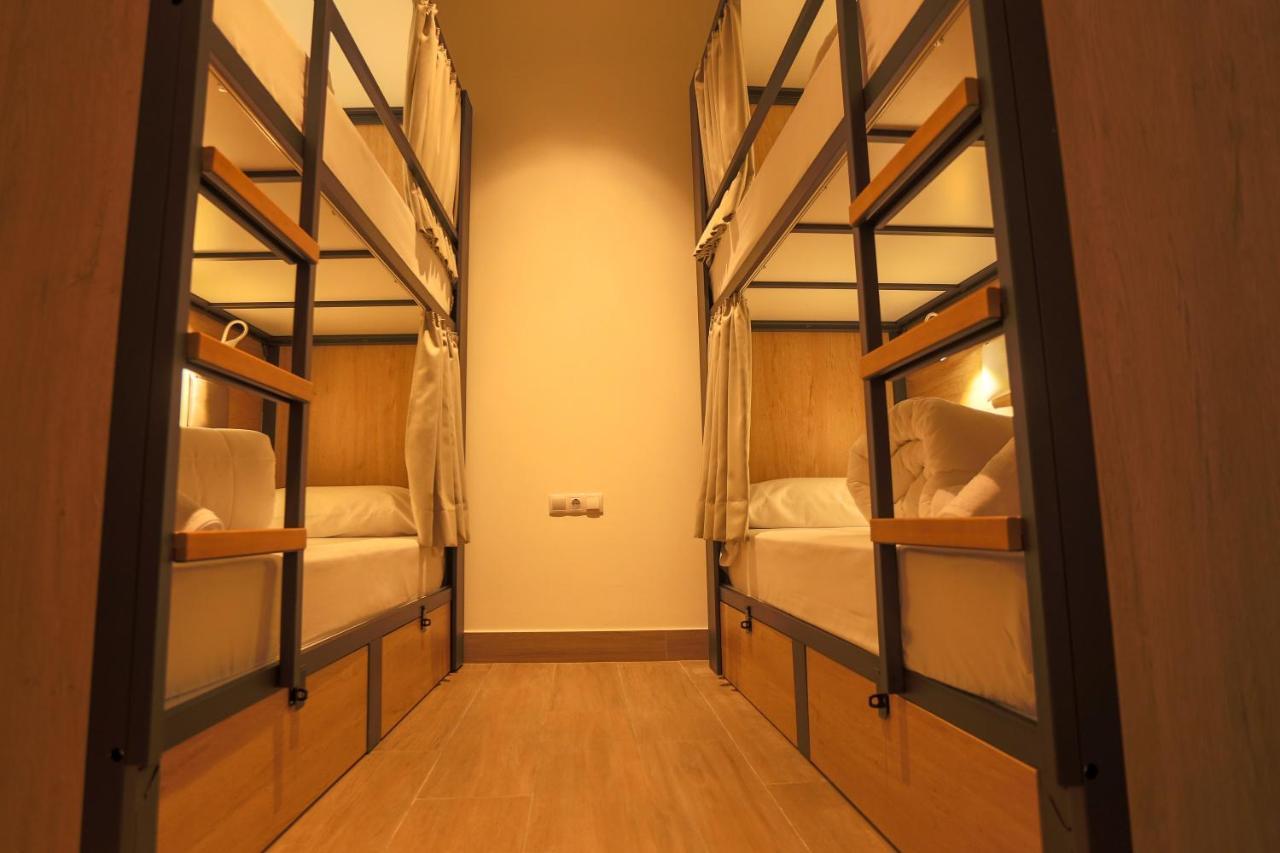 Hostel Nut *